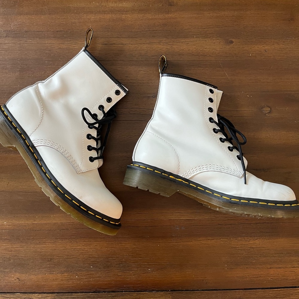 Doc Martens 1460 Smooth leather white lace up boot
